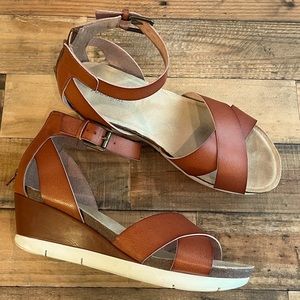 Wedge comfort sandal